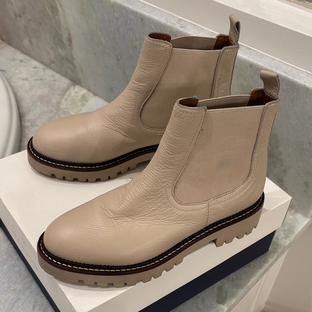 Caslon Women's Beige Chelsea Boots